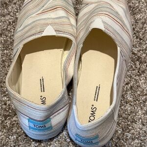 TOMS Women's Multicolor Striped Flats
